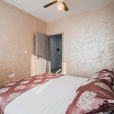 Two Bedroom Jose With Private Parking Appartamento *