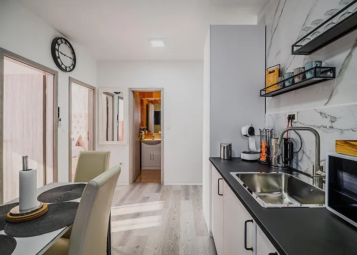 Two Bedroom Jose With Private Parking Apartma