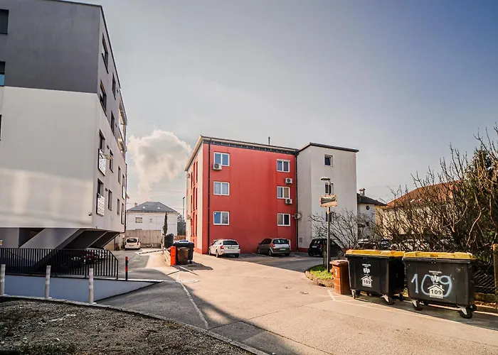 Two Bedroom Jose With Private Parking Apartma